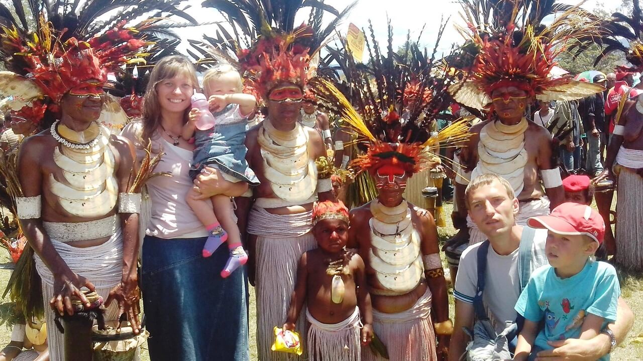 Миссионеры из Папуа - Новая Гвинея, Женя и Ира Константиники.